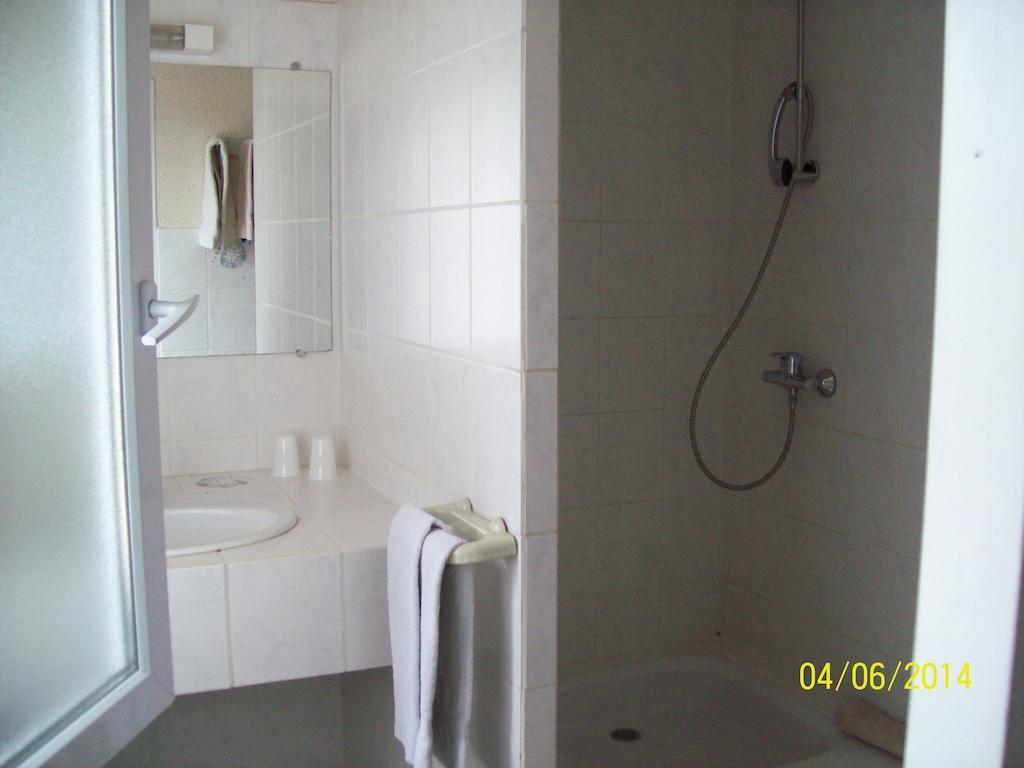 Le Relais Des Blaches Hotel Pierrelatte Room photo
